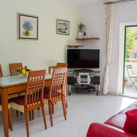 With A Parking Space - 11072 Σπλιτ