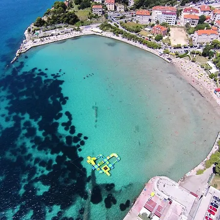 With A Parking Space - 11072 * Split