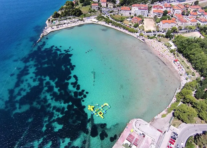 With A Parking Space - 11072 * Split